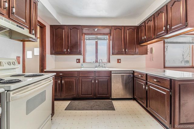 4402 Roosevelt Boulevard, Dearborn Heights, MI 48125