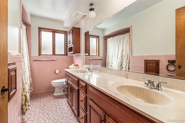 4402 Roosevelt Boulevard, Dearborn Heights, MI 48125