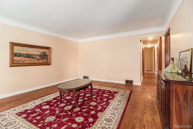 4402 Roosevelt Boulevard, Dearborn Heights, MI 48125