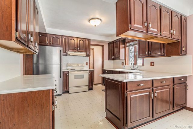 4402 Roosevelt Boulevard, Dearborn Heights, MI 48125