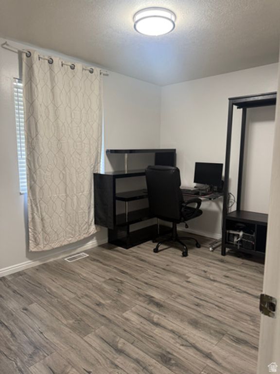 Image 6 of property listing at 288 N PEACH ST, Santaquin, UT 84655