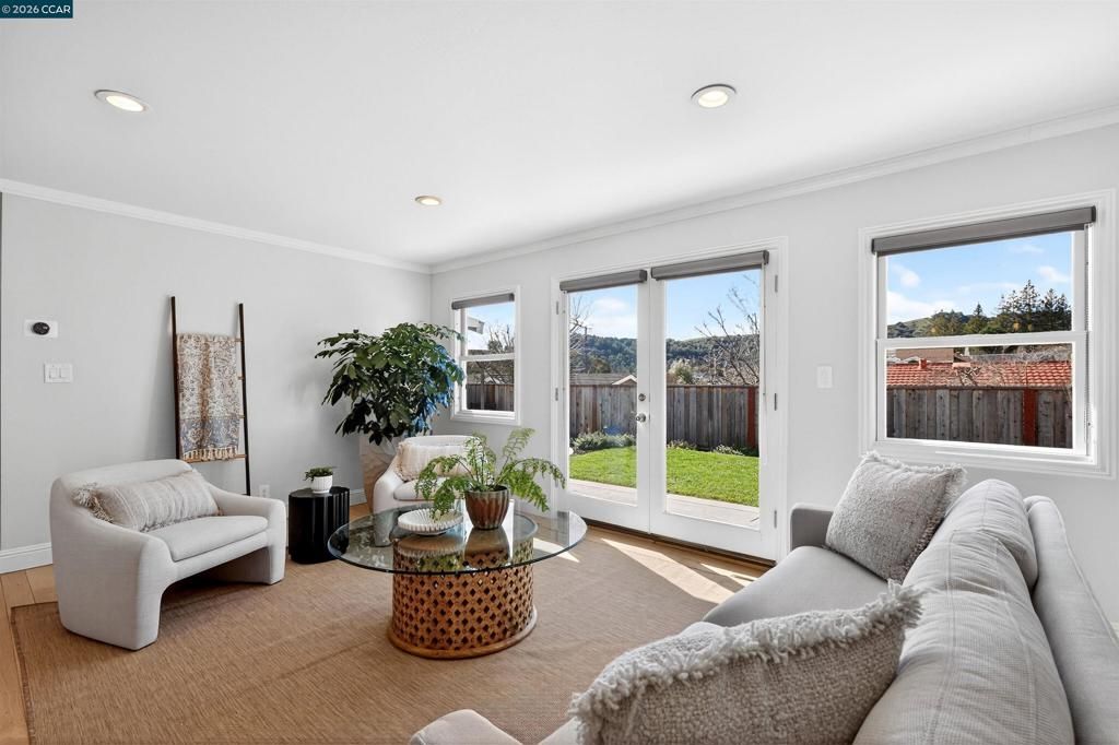 Image 12 of property listing at 19 19 Lance Ct, Moraga, CA 94556