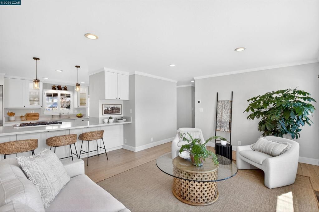 Image 13 of property listing at 19 19 Lance Ct, Moraga, CA 94556