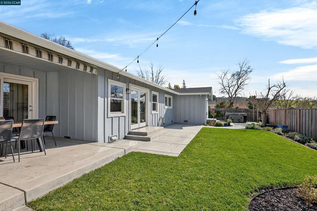 Image 27 of property listing at 19 19 Lance Ct, Moraga, CA 94556