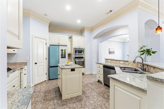 1407 SW Wisteria Avenue, Bentonville, AR 72713