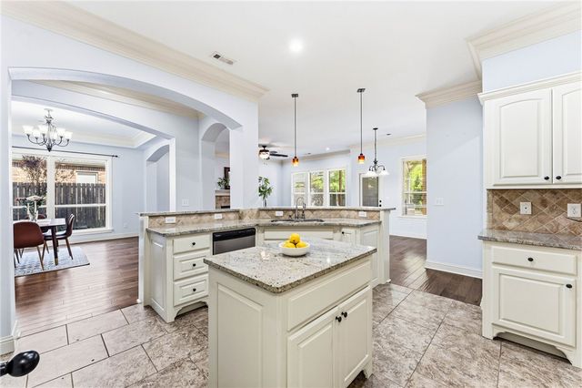 1407 SW Wisteria Avenue, Bentonville, AR 72713