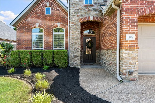 1407 SW Wisteria Avenue, Bentonville, AR 72713