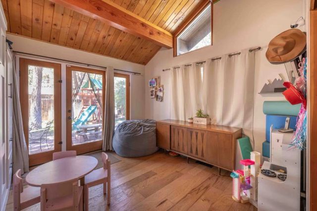 945 Tinker Bell Avenue, Big Bear City, CA 92314