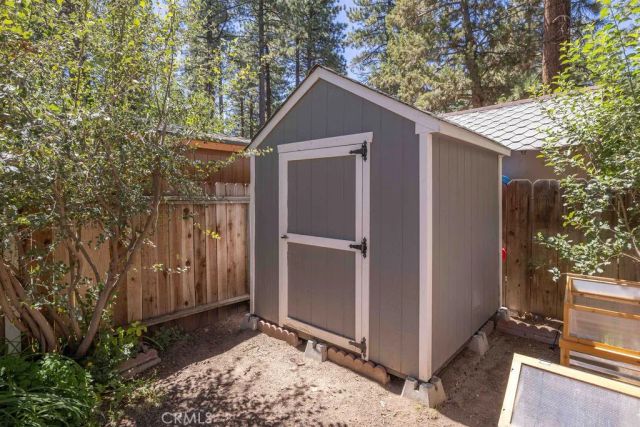 945 Tinker Bell Avenue, Big Bear City, CA 92314