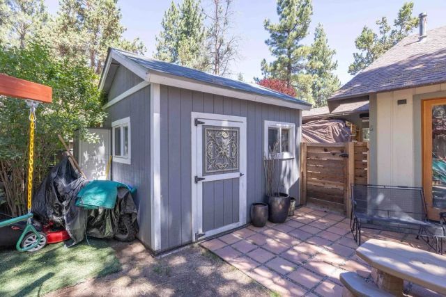 945 Tinker Bell Avenue, Big Bear City, CA 92314