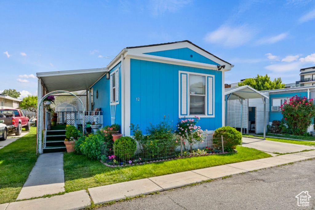 121 W 8835 S, Sandy, UT 84070