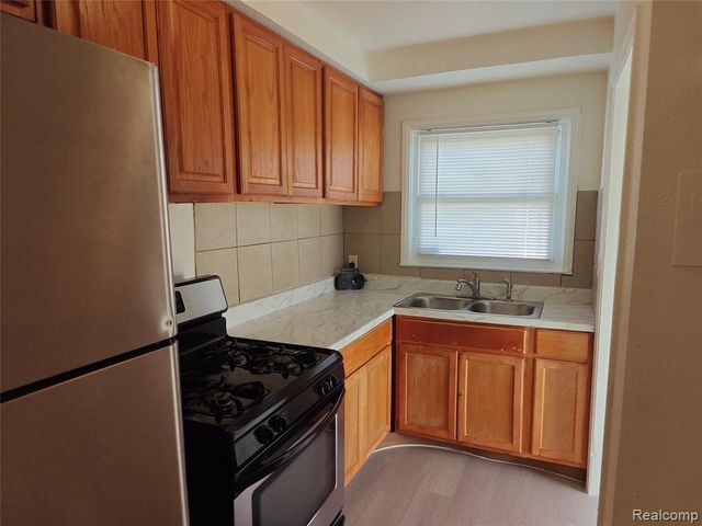 6021 Faust Avenue, Detroit, MI 48228