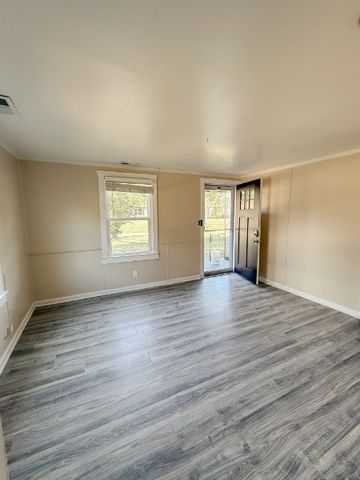 109 Tyree Springs Rd, White House, TN 37188