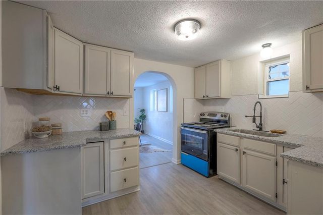 4525 Cleveland Avenue, Kansas City, KS 66104