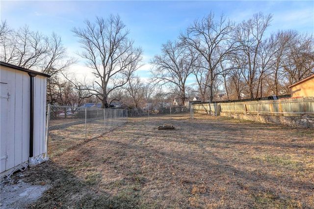 4525 Cleveland Avenue, Kansas City, KS 66104