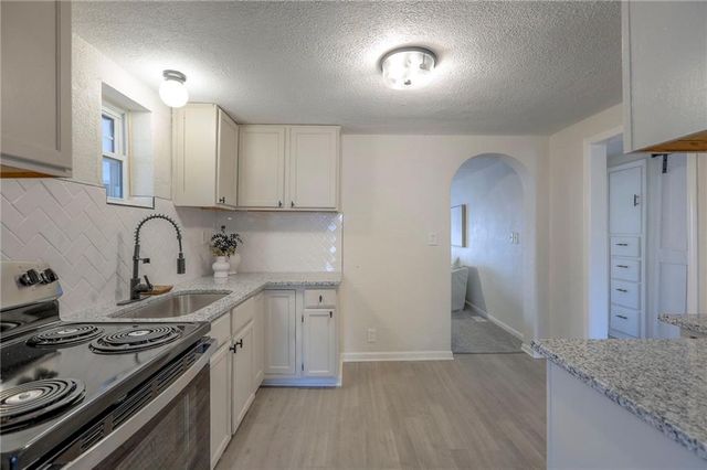 4525 Cleveland Avenue, Kansas City, KS 66104