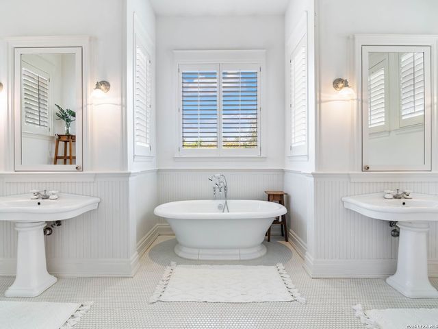 3564 Mountain Loop, San Antonio, TX 78261