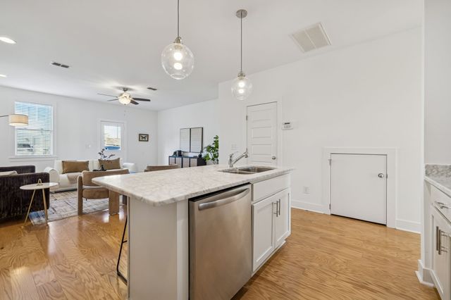 743 Cottage Park Dr, Nashville, TN 37207