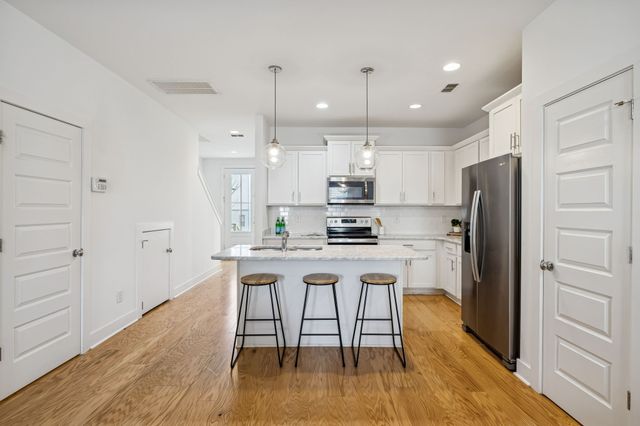 743 Cottage Park Dr, Nashville, TN 37207