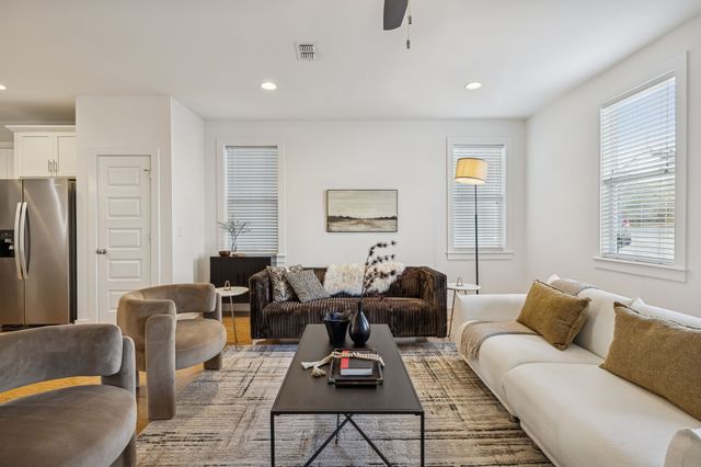 743 Cottage Park Dr, Nashville, TN 37207