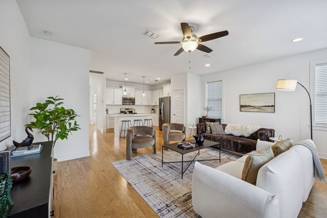 743 Cottage Park Dr, Nashville, TN 37207