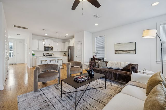 743 Cottage Park Dr, Nashville, TN 37207