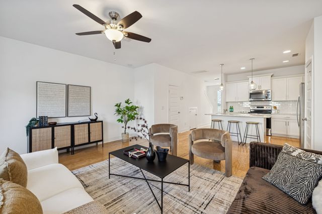 743 Cottage Park Dr, Nashville, TN 37207