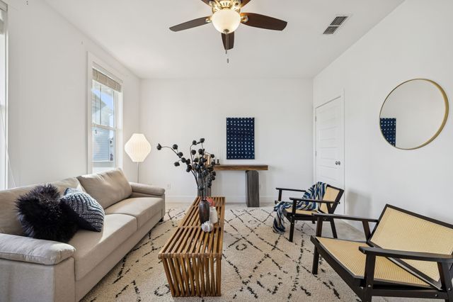 743 Cottage Park Dr, Nashville, TN 37207