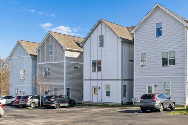 743 Cottage Park Dr, Nashville, TN 37207