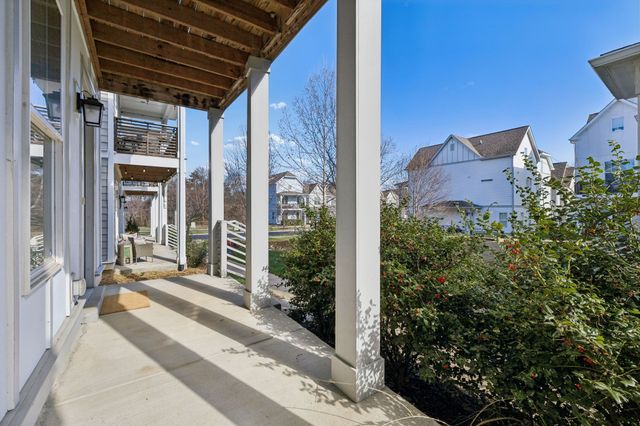 743 Cottage Park Dr, Nashville, TN 37207