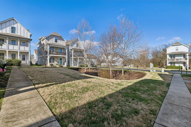 743 Cottage Park Dr, Nashville, TN 37207