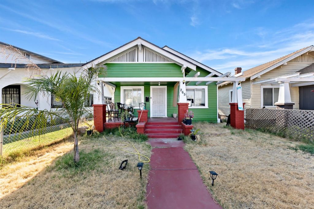 Image 1 of property listing at 265 N Effie Street, Fresno, CA 93701