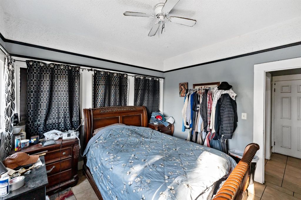 Image 11 of property listing at 265 N Effie Street, Fresno, CA 93701
