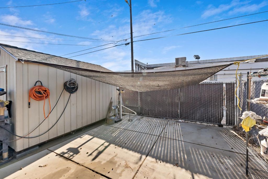 Image 17 of property listing at 265 N Effie Street, Fresno, CA 93701