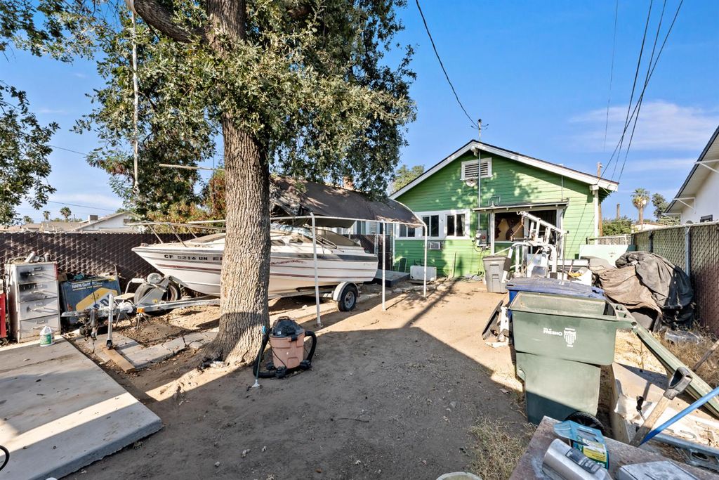 Image 19 of property listing at 265 N Effie Street, Fresno, CA 93701