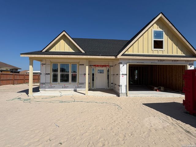 130 Merion Ln, La Vernia, TX 78121