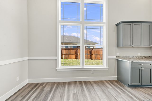 130 Merion Ln, La Vernia, TX 78121