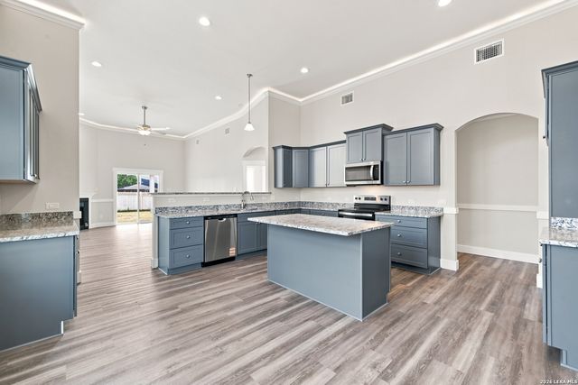 130 Merion Ln, La Vernia, TX 78121