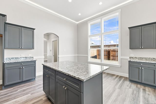 130 Merion Ln, La Vernia, TX 78121