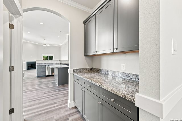 130 Merion Ln, La Vernia, TX 78121