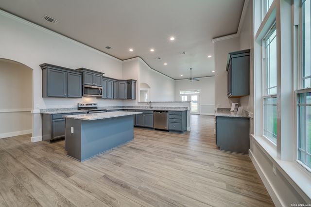 130 Merion Ln, La Vernia, TX 78121