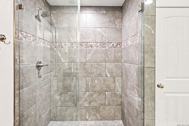 130 Merion Ln, La Vernia, TX 78121
