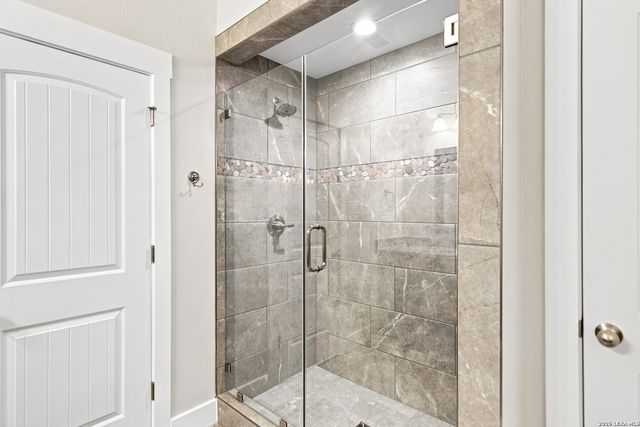 130 Merion Ln, La Vernia, TX 78121