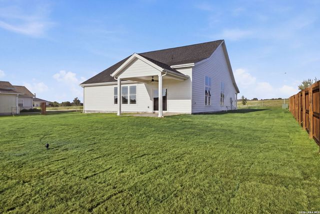 130 Merion Ln, La Vernia, TX 78121
