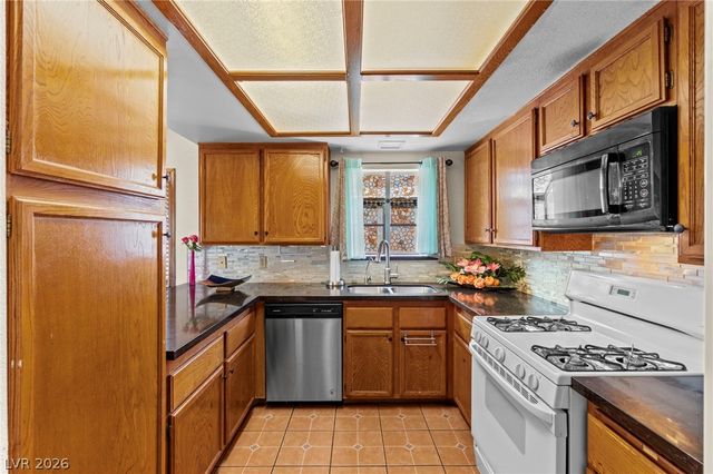6721 North Brunswick Circle, Las Vegas, NV 89107