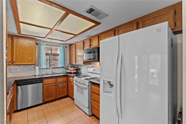 6721 North Brunswick Circle, Las Vegas, NV 89107