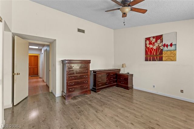 6721 North Brunswick Circle, Las Vegas, NV 89107
