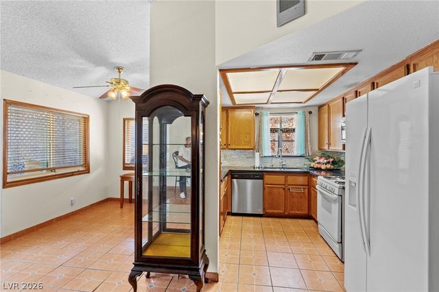 6721 North Brunswick Circle, Las Vegas, NV 89107