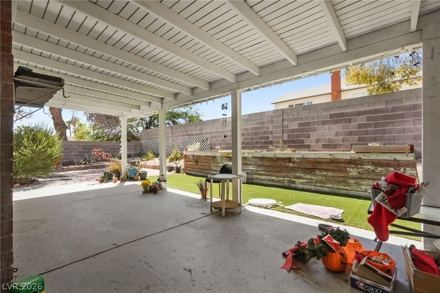 6721 North Brunswick Circle, Las Vegas, NV 89107