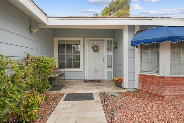 6721 North Brunswick Circle, Las Vegas, NV 89107